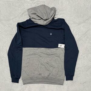 NWT Men’s Volcom Hoodie Size L